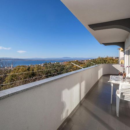 Nice Apartment In Crikvenica With House Sea View Zewnętrze zdjęcie