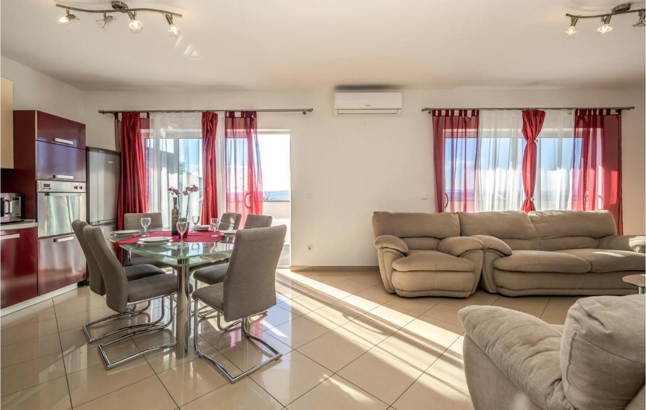 Nice Apartment In Crikvenica With House Sea View Zewnętrze zdjęcie