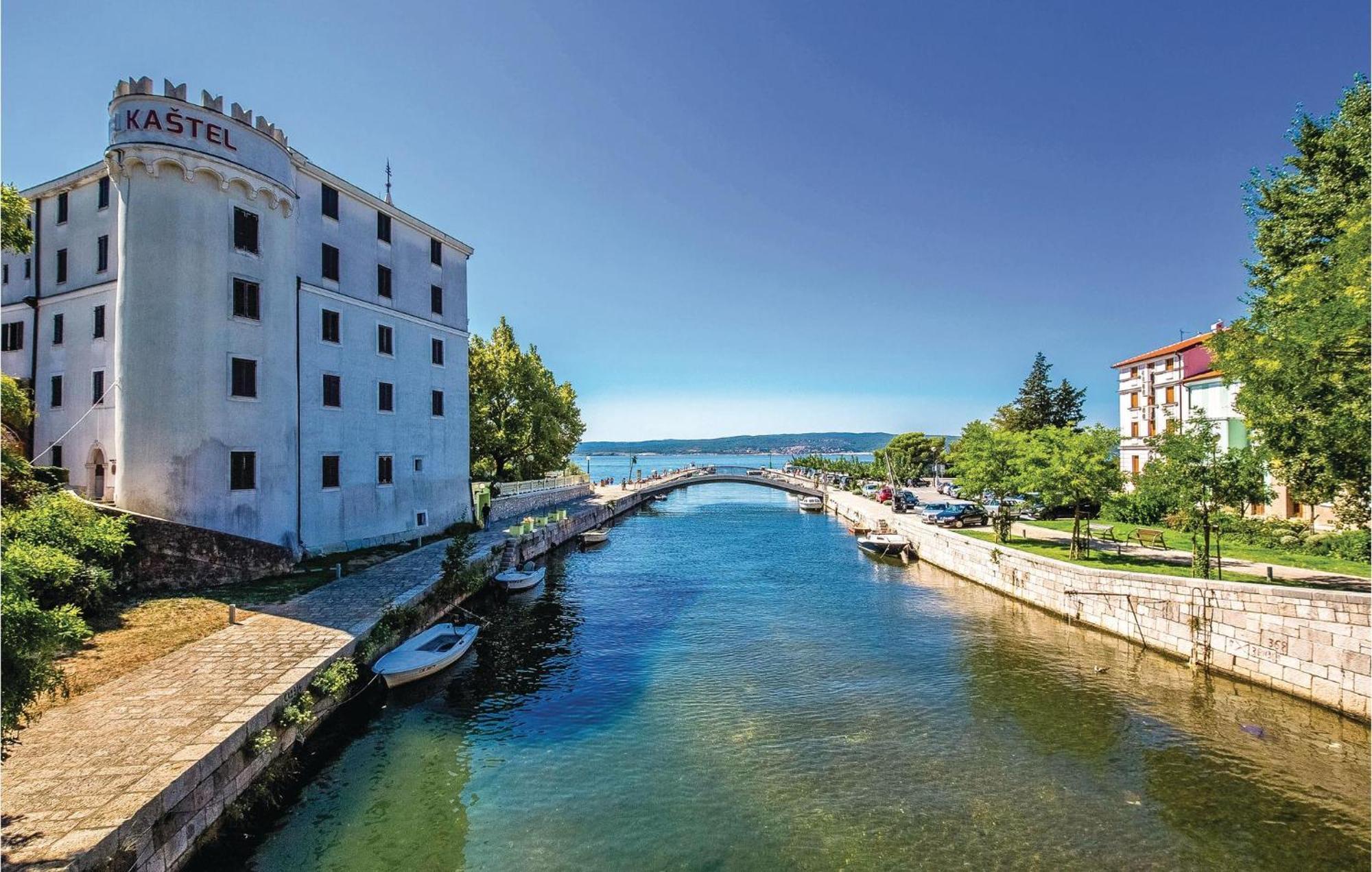 Nice Apartment In Crikvenica With House Sea View Zewnętrze zdjęcie