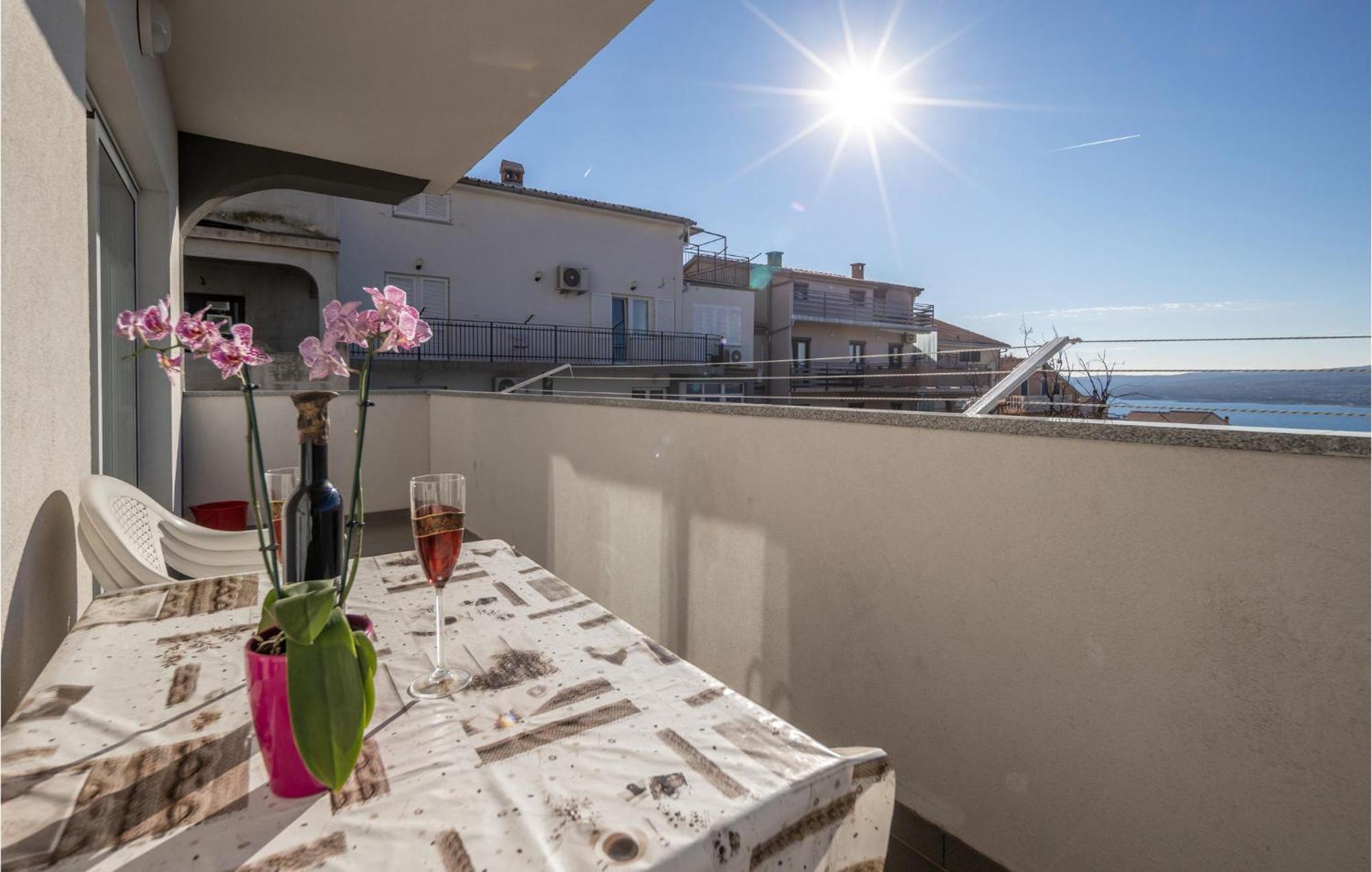 Nice Apartment In Crikvenica With House Sea View Zewnętrze zdjęcie