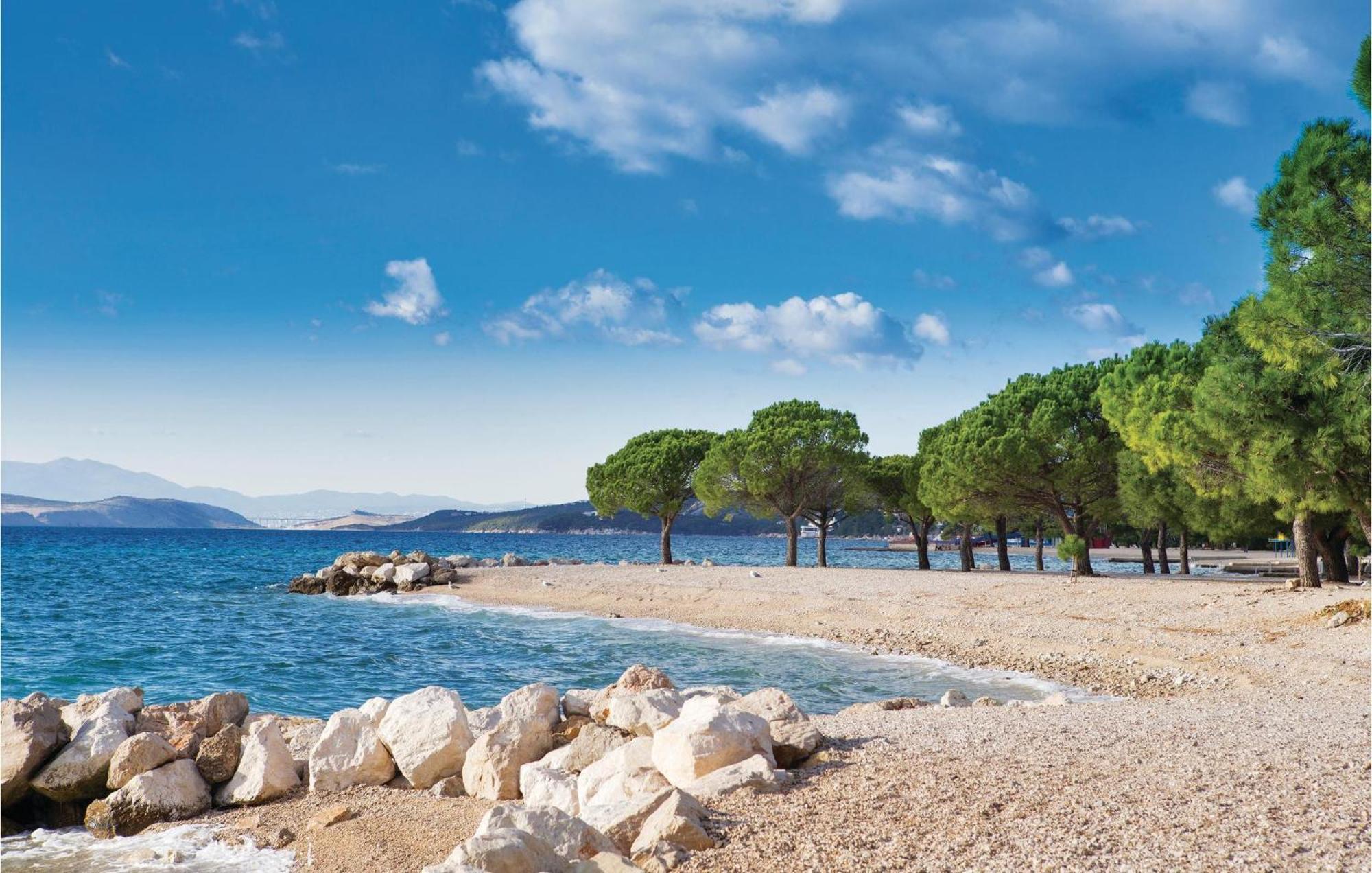 Nice Apartment In Crikvenica With House Sea View Zewnętrze zdjęcie