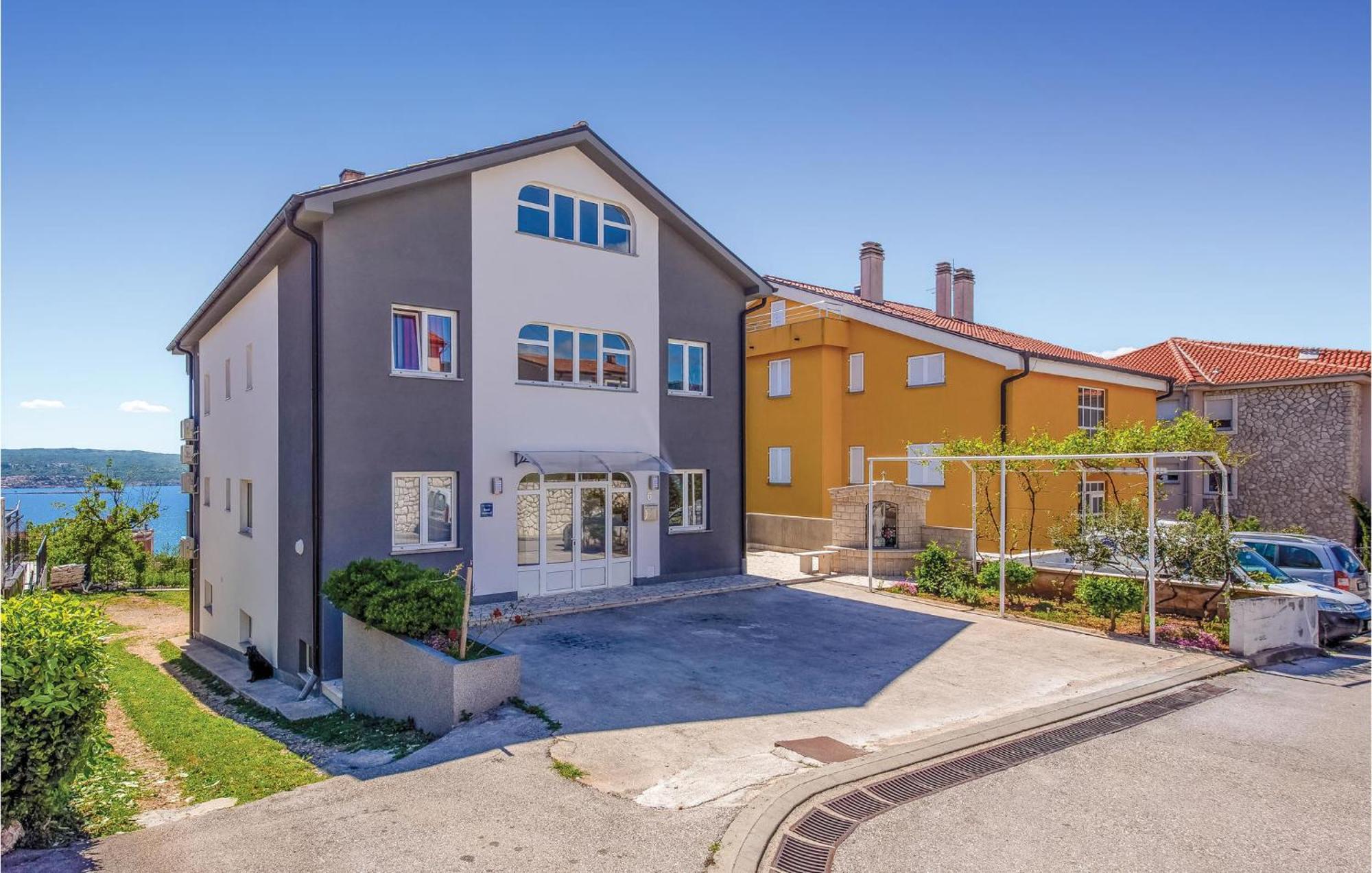 Nice Apartment In Crikvenica With House Sea View Zewnętrze zdjęcie
